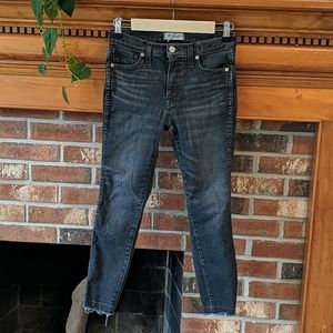 Madewell Black Denim Cropped jeans. Size 25P